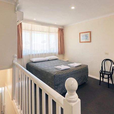 Coachman Hotel Motel Parkes Eksteriør bilde
