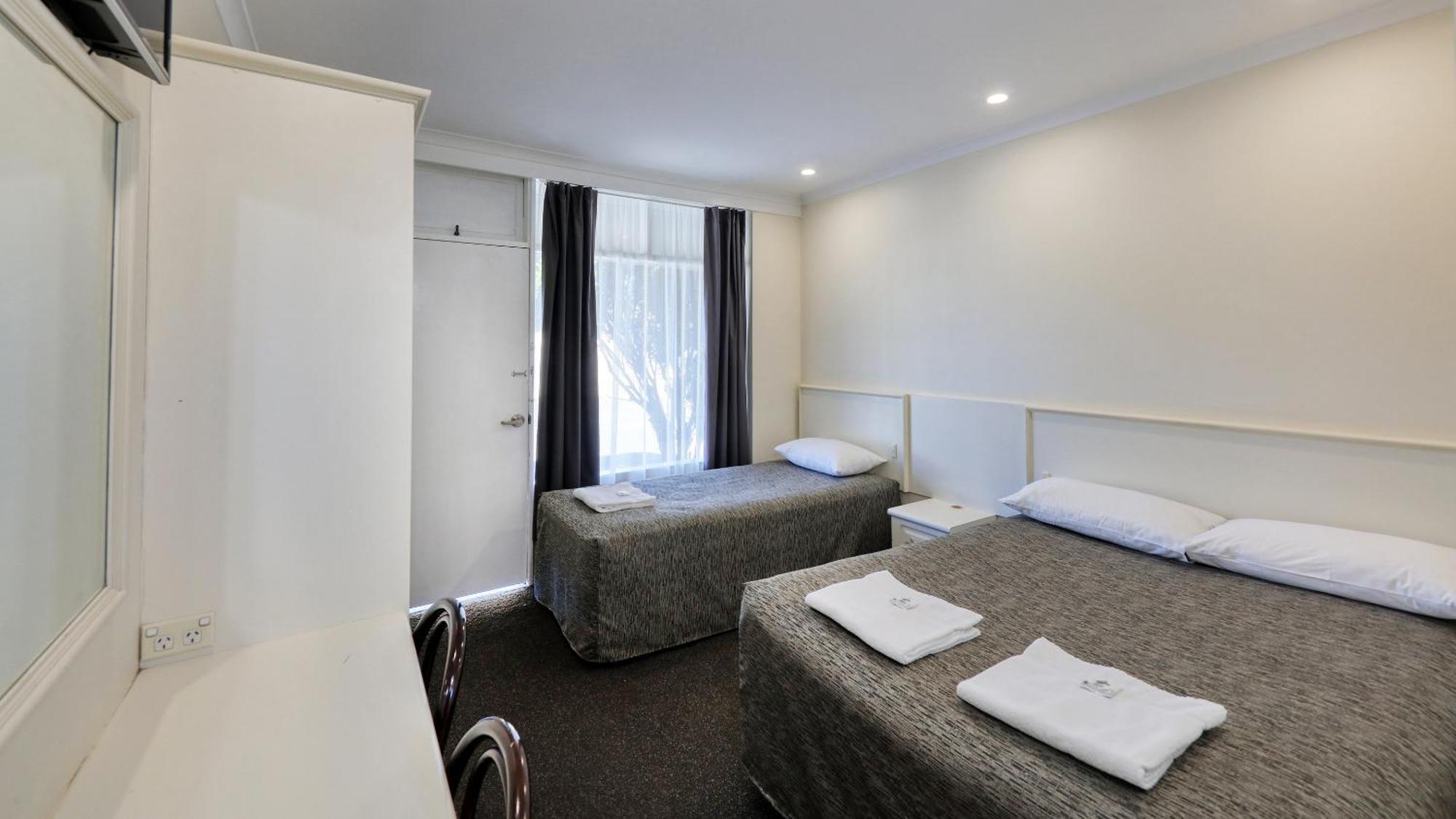 Coachman Hotel Motel Parkes Eksteriør bilde