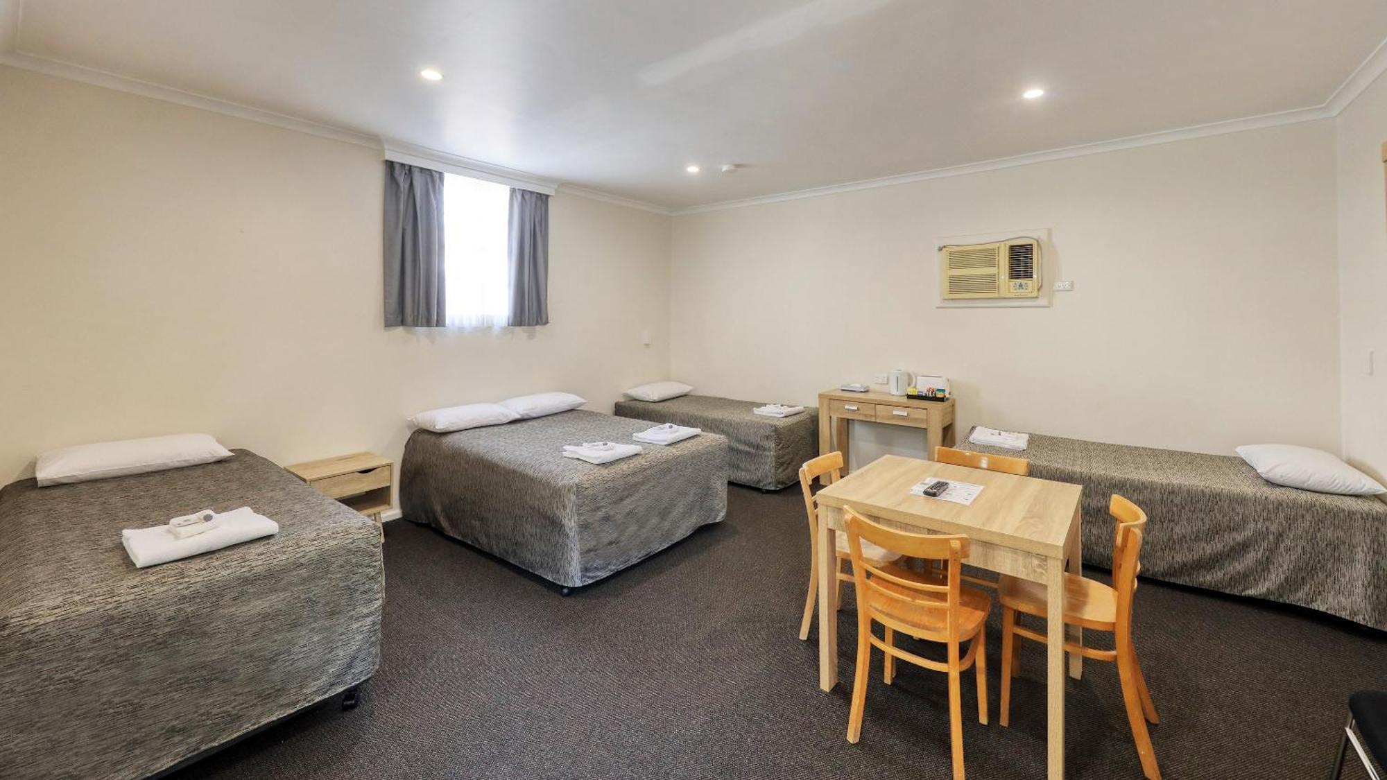 Coachman Hotel Motel Parkes Eksteriør bilde