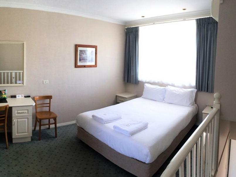 Coachman Hotel Motel Parkes Eksteriør bilde